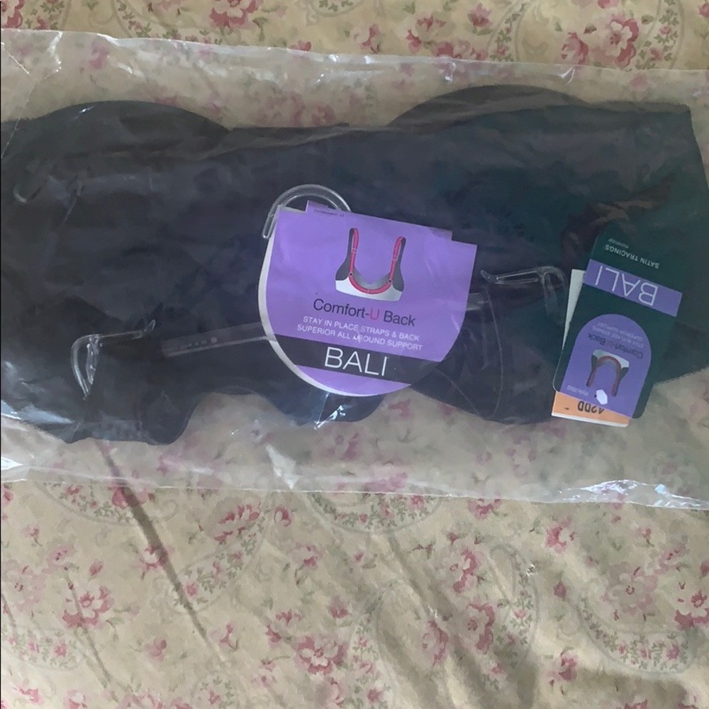 NWT Bali black satin bra. 42 DD